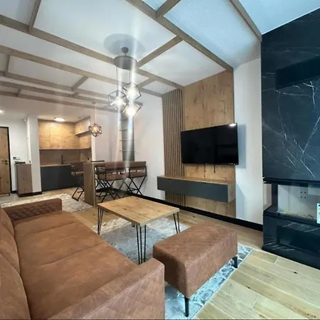 Alpine Noir بيلاسنيكا