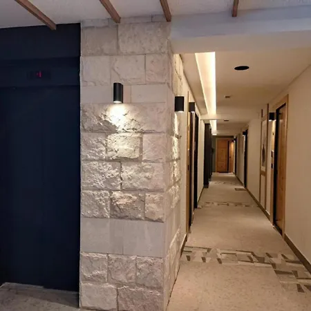 Alpine Noir شقة *