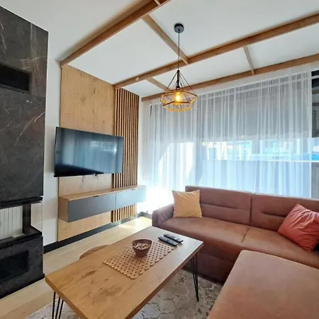 Alpine Noir شقة بيلاسنيكا